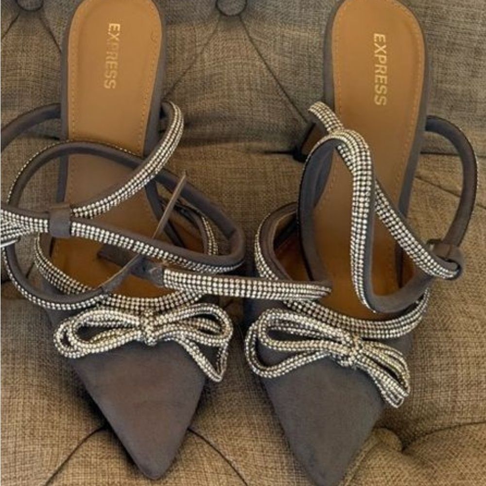 Sparkle bow heels